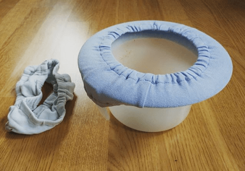 Windelfrei Life-Hack: Verwenden einen Bezug für dein Töpfchen, (c) Windelfreibaby