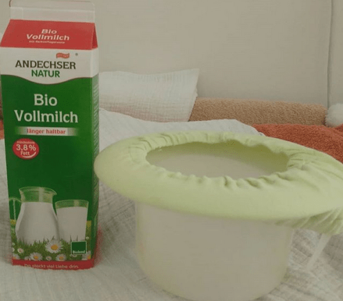 Windelfrei Life-Hack: Stillen während dem Abhalten (Symbolbild), (c) Windelfreibaby