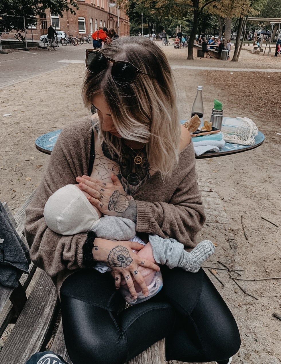 Karo erzählt, wie Windelfrei auch mit einem Baby mit körperlichen Einschränkungen funktionieren kann, Bild: (c) Karo Vitellaro