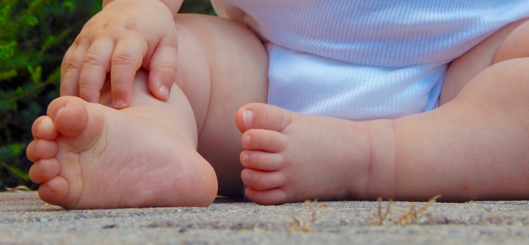 Bei Windelfrei ist nicht entscheidend, was ein Baby trägt oder nicht trägt.