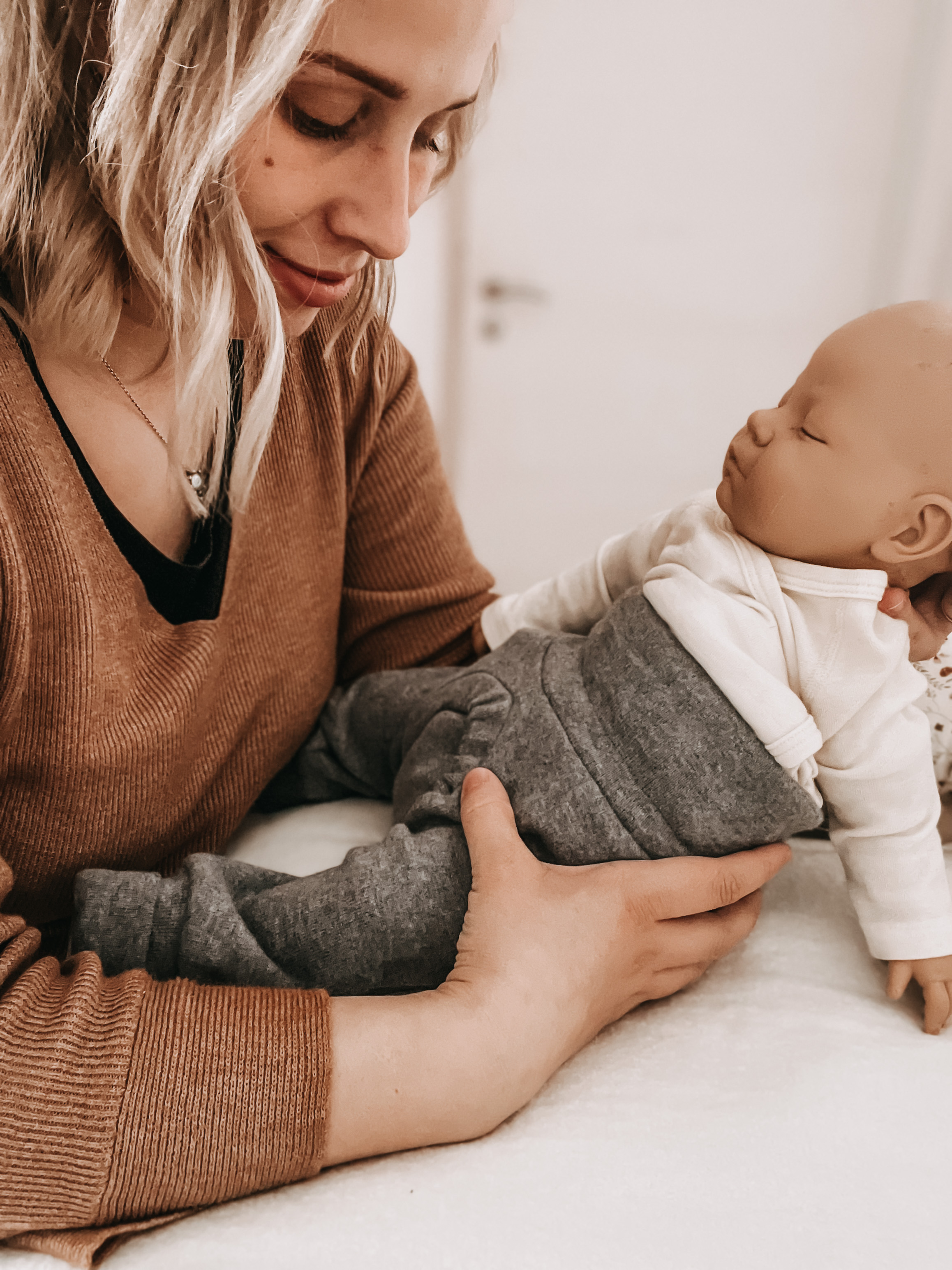 Erst skeptisch, dann überzeugt: Anastasia spricht heute auf ihren Kanälen offen über Windelfrei, Bild: (c) Mamigeflüster