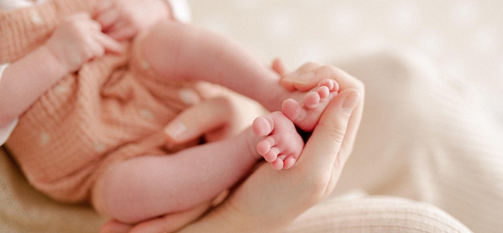 Lysiane: „Ich bin so froh, dass wir mit Windelfrei angefangen&nbsp;haben“